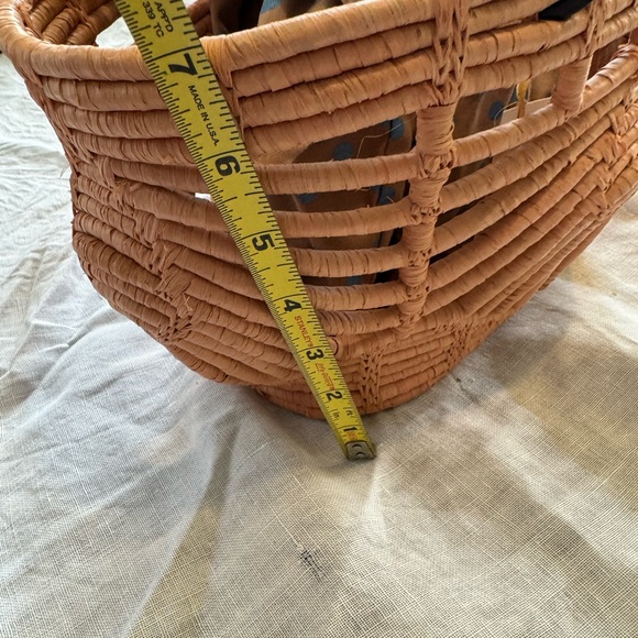 New Sans-Arcidet Collection Designer peach Raffia Woven Basket Bag - Picture 7 of 16